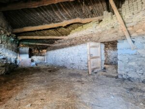 Casa de pueblo con amplio espacio exterior en Gallegos de Solmirón (Salamanca)