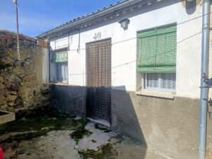 Casa de pueblo con patio en La Aldehuela