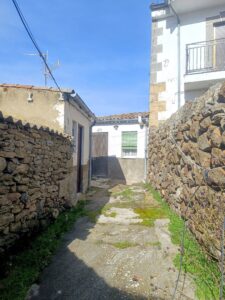 Casa de pueblo con patio en La Aldehuela