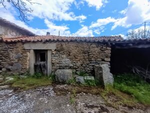 casa de pueblo con patio en El Hoyo – La Horcajada (Ávila)