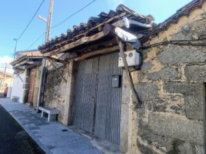 casa de pueblo con patio en Malpartida de Corneja (Ávila)