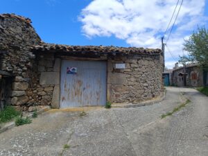 casa de pueblo con patio en El Hoyo – La Horcajada (Ávila)