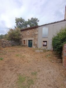 Casa de pueblo a reformar en Navalonguilla
