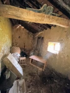 Casa de pueblo de piedra en Santiago del Collado (Ávila)