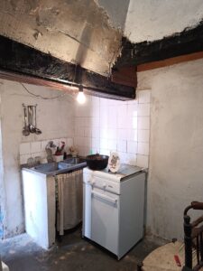 Casa tradicional con chimenea en La Aliseda (Ávila)