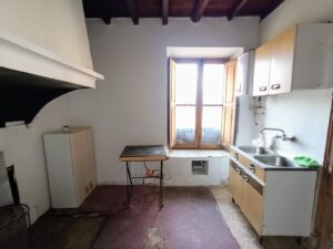 Casa de pueblo de piedra en Santiago del Collado (Ávila)