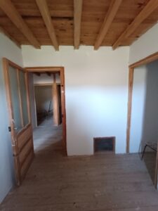 Casa de pueblo de piedra en Santiago del Collado (Ávila)