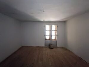 Casa de pueblo de piedra en Santiago del Collado (Ávila)