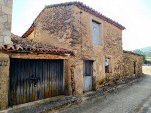 Oportunidad de rehabilitación en Los Cuartos (Santa María de los Caballeros)