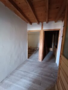 Casa de pueblo de piedra en Santiago del Collado (Ávila)