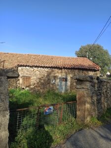 Casa de pueblo a rehabilitar con patio en Vallehondo