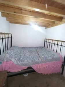 Casa de pueblo con terreno y almacen en Vallehondo