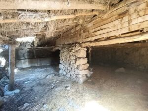 3 construcciones y amplios huertos en Tórtoles
