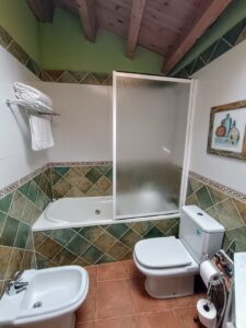 Casa rural con 5 dormitorios en Bohoyo