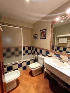 Casa rural con 5 dormitorios en Bohoyo