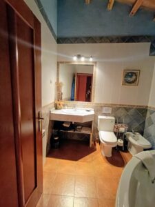 Casa rural con 5 dormitorios en Bohoyo