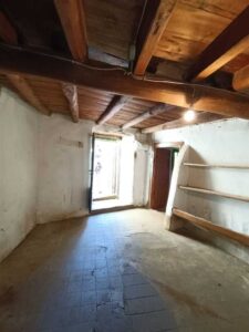 3 construcciones y amplios huertos en Tórtoles