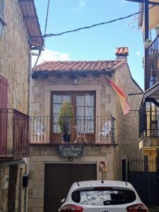 Casa rural con 5 dormitorios en Bohoyo