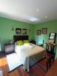 Casa rural con 5 dormitorios en Bohoyo