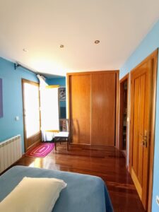 Casa rural con 5 dormitorios en Bohoyo