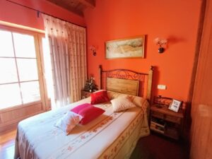 Casa rural con 5 dormitorios en Bohoyo