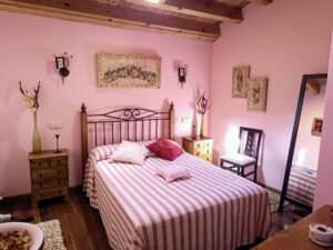 Casa rural con 5 dormitorios en Bohoyo