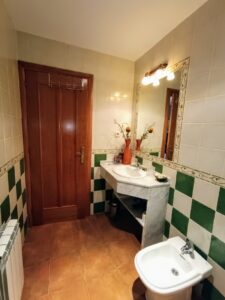 Casa rural con 5 dormitorios en Bohoyo