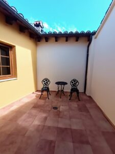 Casa rural con 5 dormitorios en Bohoyo