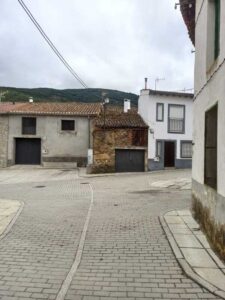 Tres solares urbanos en Los Guijuelos (Bohoyo, Ávila)