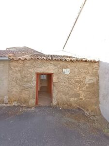 3 construcciones y amplios huertos en Tórtoles