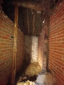 3 construcciones y amplios huertos en Tórtoles