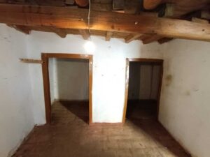 3 construcciones y amplios huertos en Tórtoles