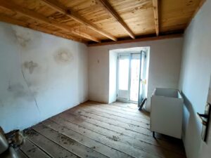 Casa de pueblo de piedra en La Horcajada