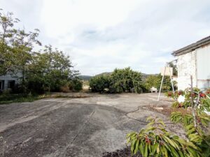 Finca con vivienda y piscina en Sanchotello