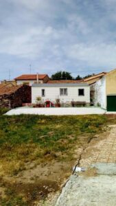 Finca urbana con mobile home en Carpio Medianero