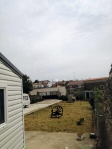 Finca urbana con mobile home en Carpio Medianero