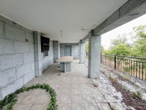 Finca con vivienda y piscina en Sanchotello