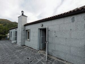 Finca con vivienda y piscina en Sanchotello
