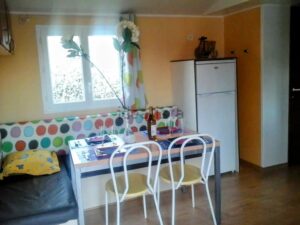 Finca urbana con mobile home en Carpio Medianero