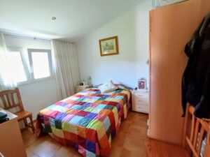 Casa de pueblo y leñera en Valdelaguna
