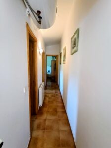 Casa de pueblo y leñera en Valdelaguna