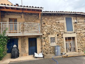 CASA TRADICIONAL CON ALMACÉN ANEXO EN NAVA DEL BARCO