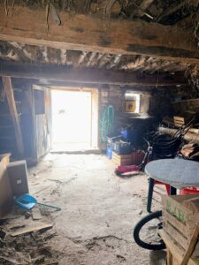 CASA TRADICIONAL CON ALMACÉN ANEXO EN NAVA DEL BARCO