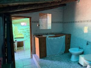 CASA DE PUEBLO PARA REFORMAR CON PATIO EN VILLAR DE CORNEJA (ÁVILA)