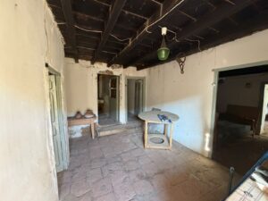 CASA DE PIEDRA CON PATIO Y GRANDES POSIBILIDADES EN BONILLA DE LA SIERRA, ÁVILA