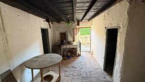 CASA DE PIEDRA CON PATIO Y GRANDES POSIBILIDADES EN BONILLA DE LA SIERRA, ÁVILA