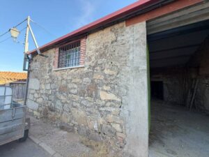 Almacén de piedra en La Horcajada (Ávila)