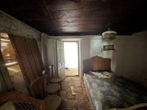 CASA DE PIEDRA CON PATIO Y GRANDES POSIBILIDADES EN BONILLA DE LA SIERRA, ÁVILA