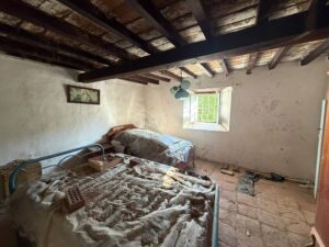 CASA DE PIEDRA CON PATIO Y GRANDES POSIBILIDADES EN BONILLA DE LA SIERRA, ÁVILA