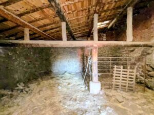 Almacén de piedra en La Horcajada (Ávila)